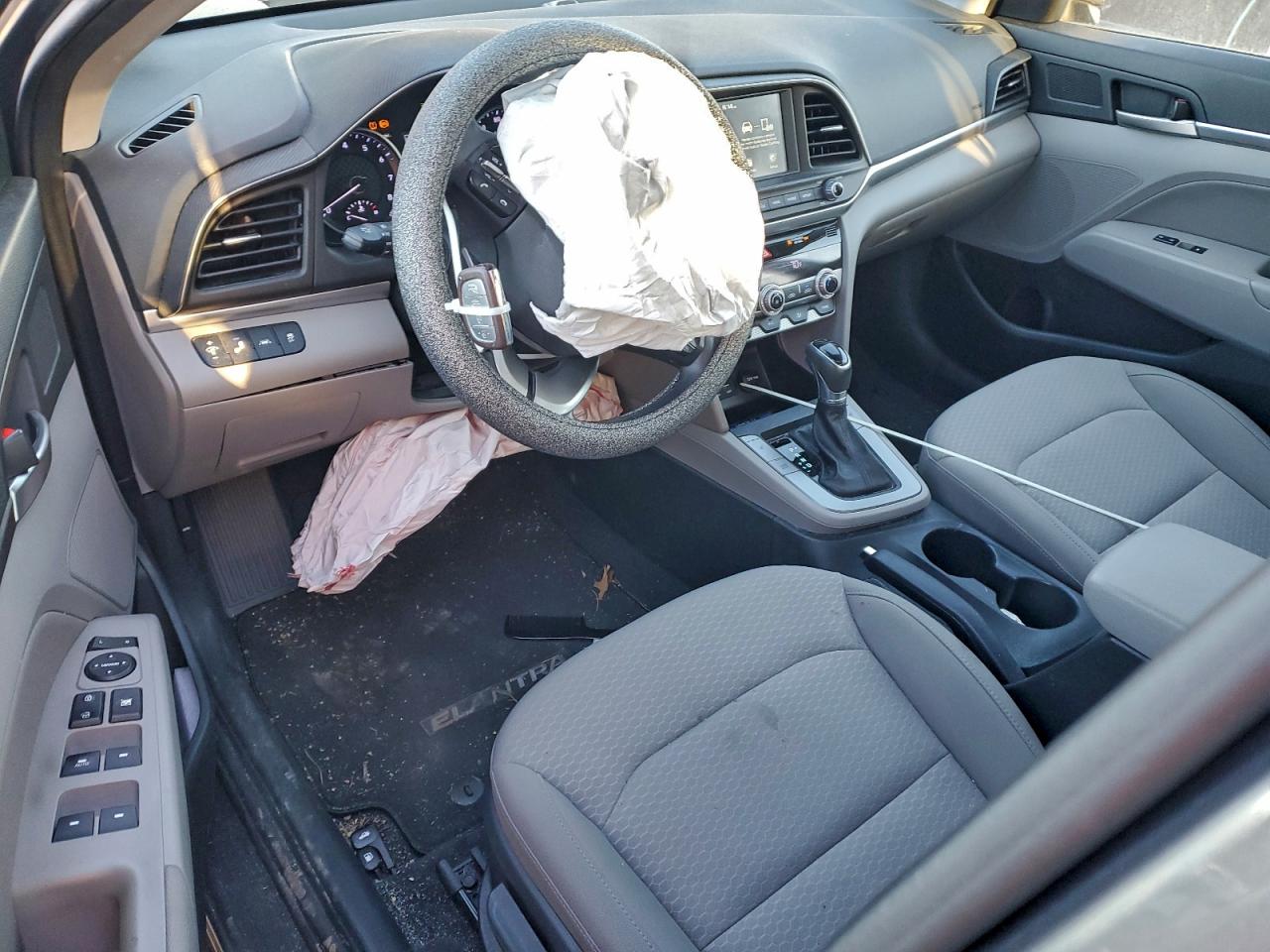 2020 HYUNDAI ELANTRA SEL photo 8