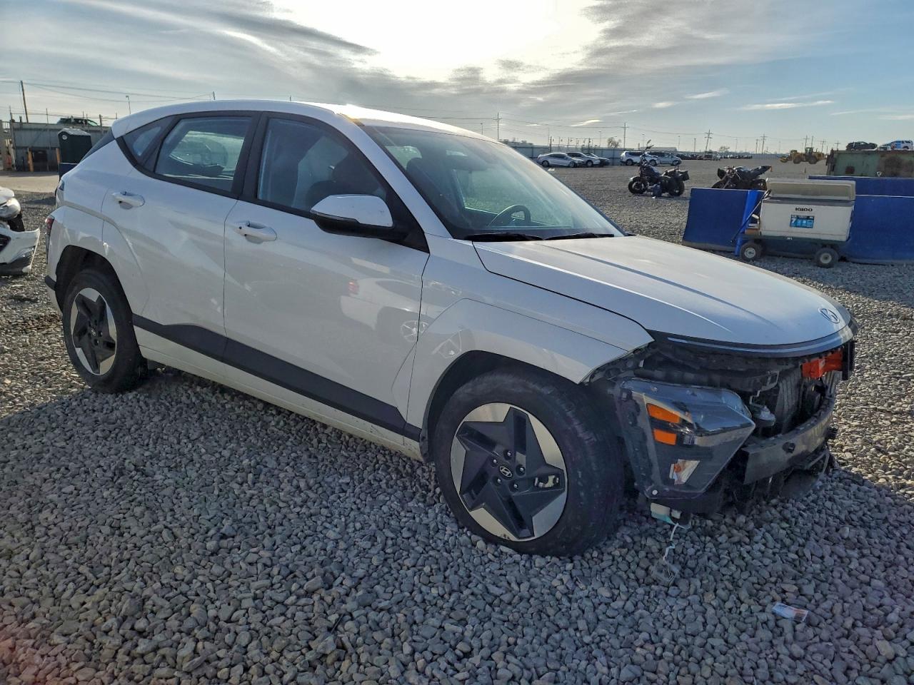 2025 HYUNDAI KONA SE photo 4