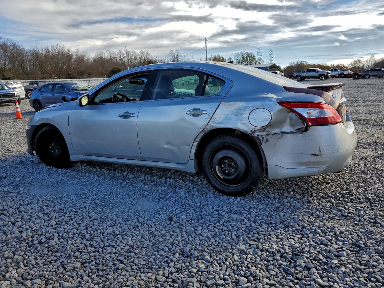2009 NISSAN MAXIMA S photo 2