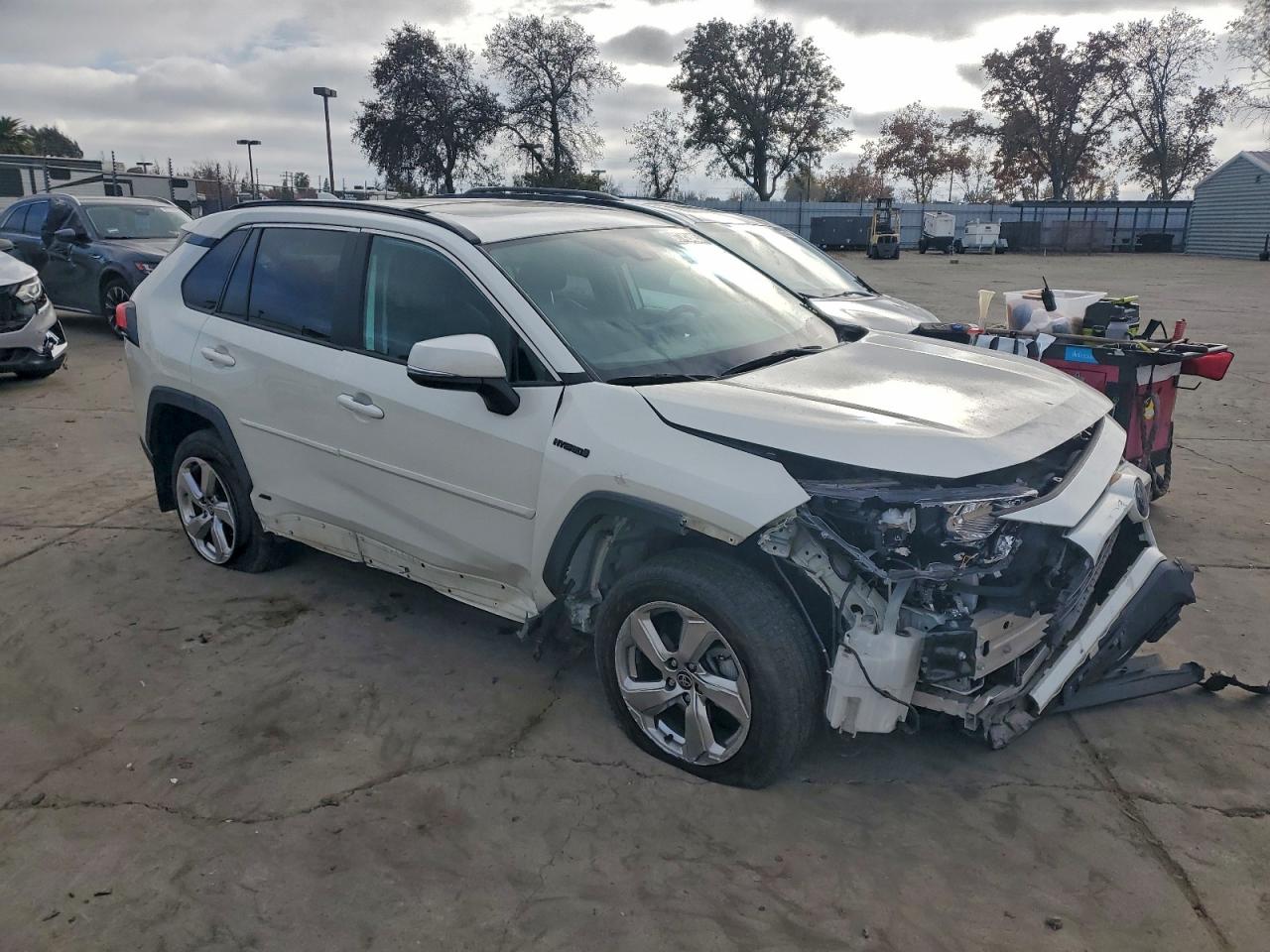 2021 TOYOTA RAV4 XLE PREMIUM photo 4
