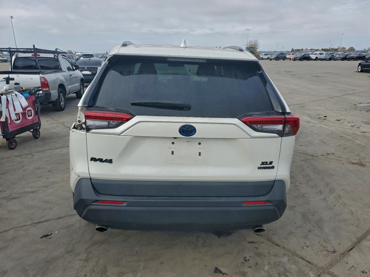 2021 TOYOTA RAV4 XLE PREMIUM photo 6