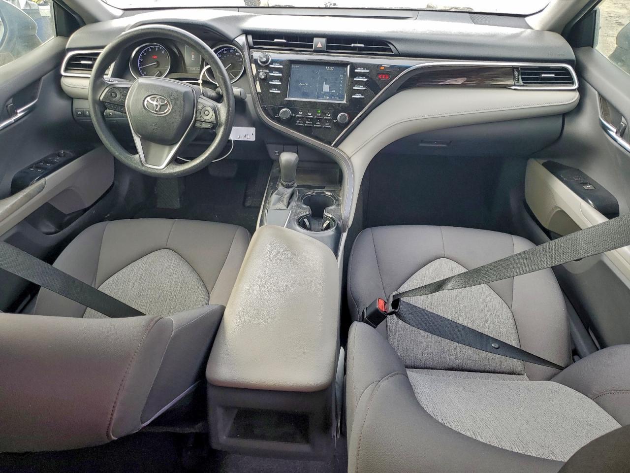 2018 TOYOTA CAMRY L photo 8
