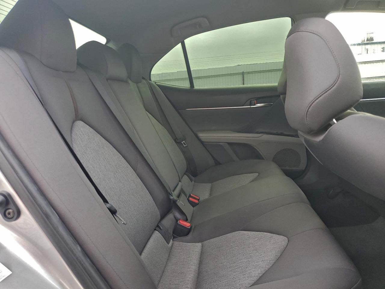 2018 TOYOTA CAMRY L photo 10