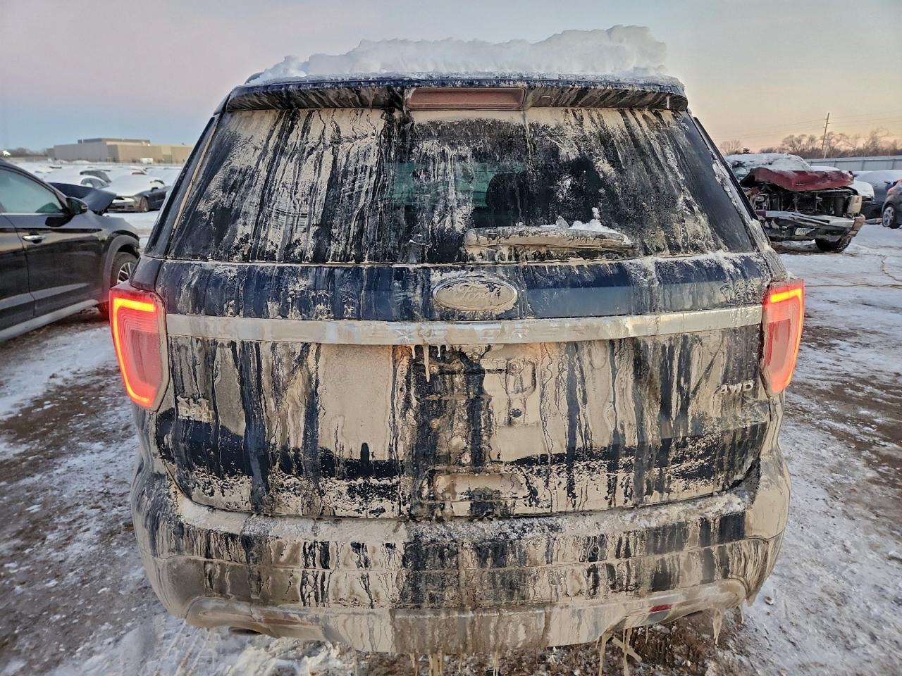 2017 FORD EXPLORER XLT photo 6