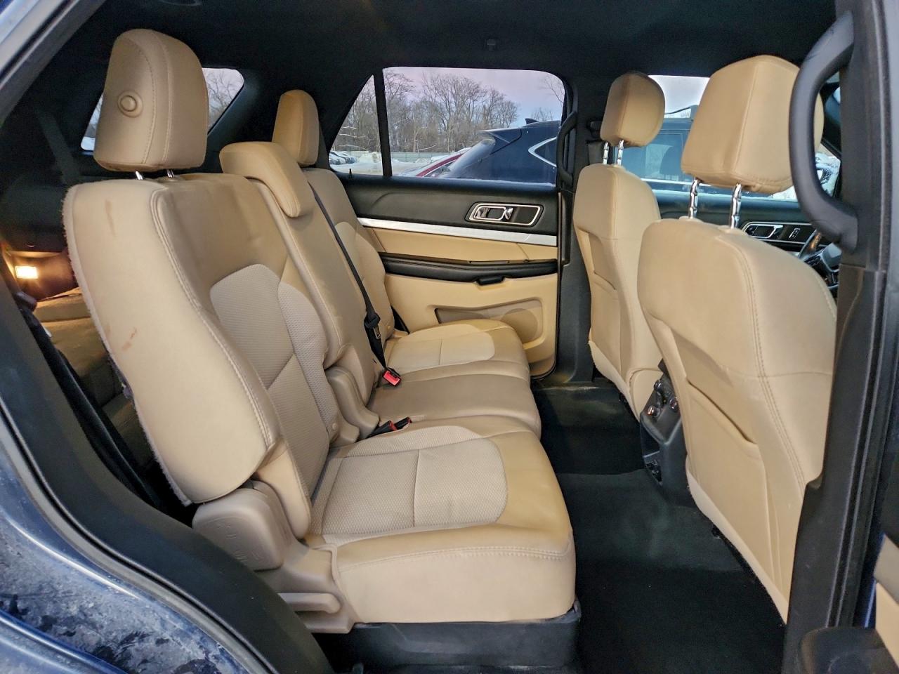 2017 FORD EXPLORER XLT photo 11