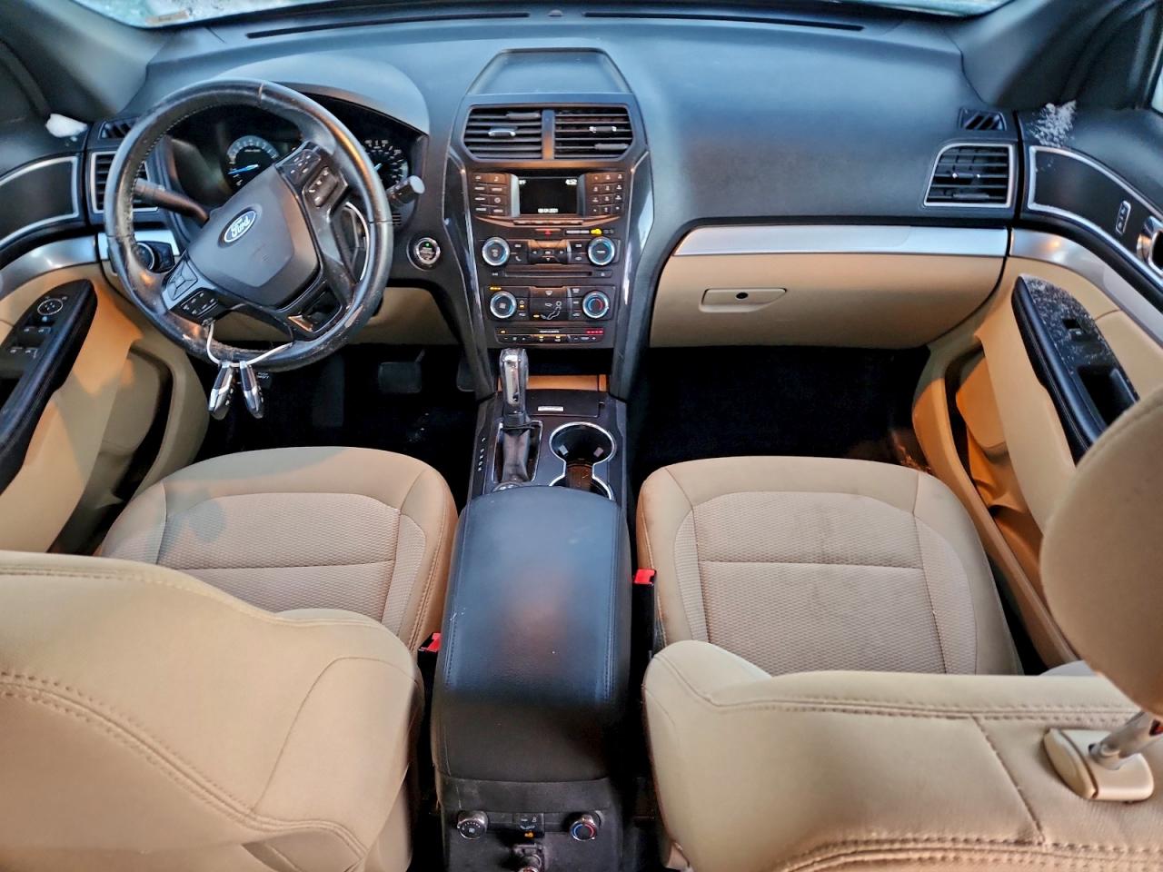 2017 FORD EXPLORER XLT photo 8