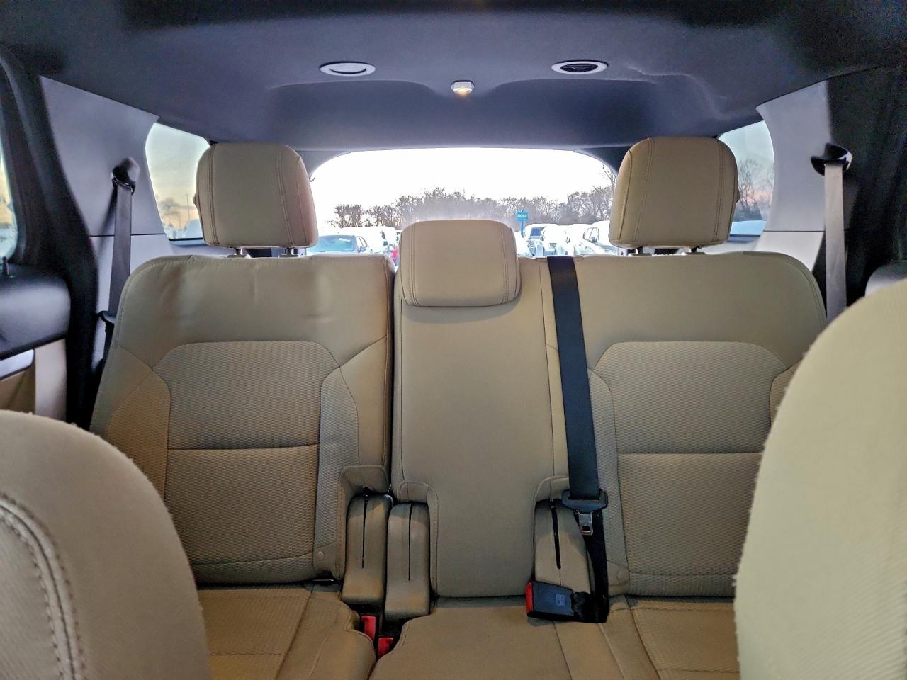 2017 FORD EXPLORER XLT photo 10