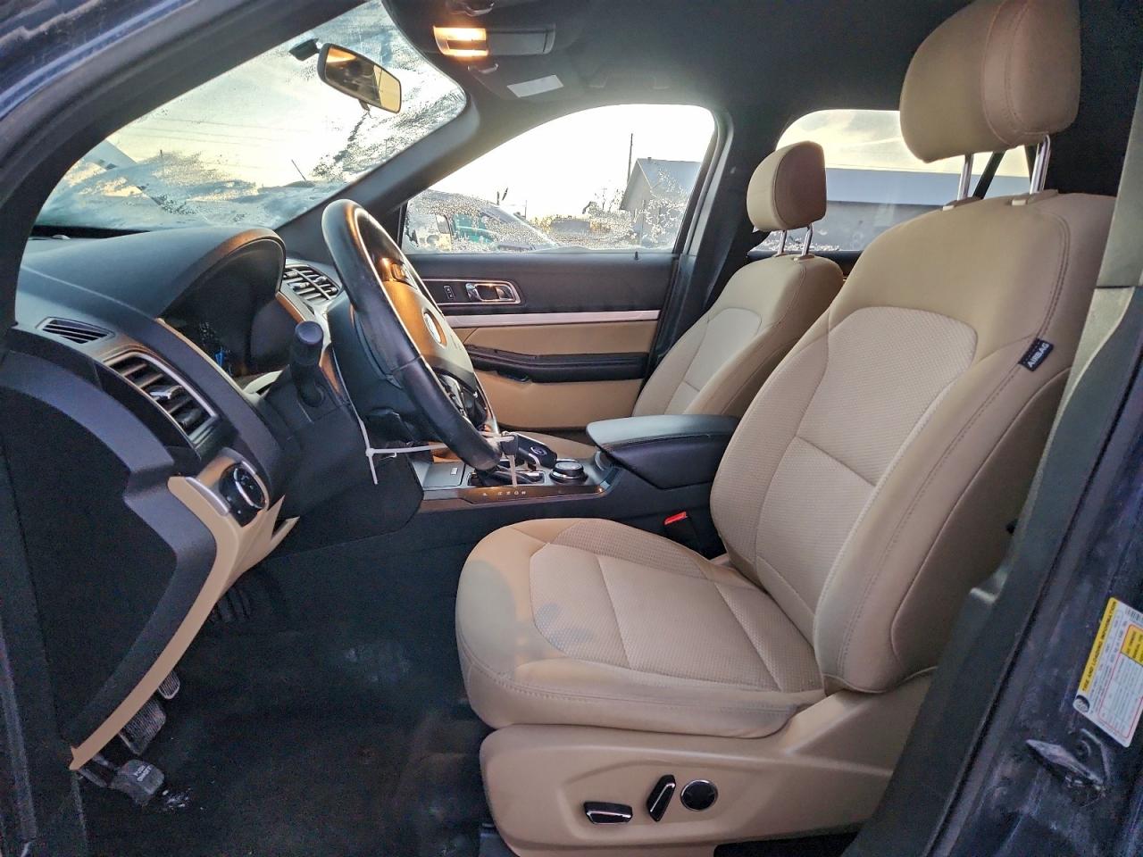 2017 FORD EXPLORER XLT photo 7