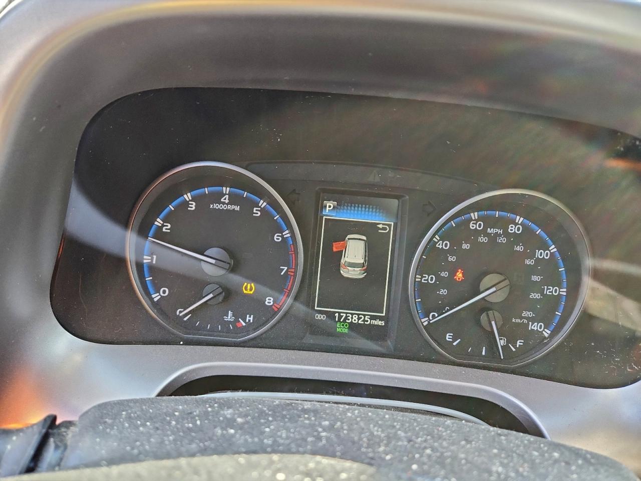 2017 TOYOTA RAV4 LE photo 9