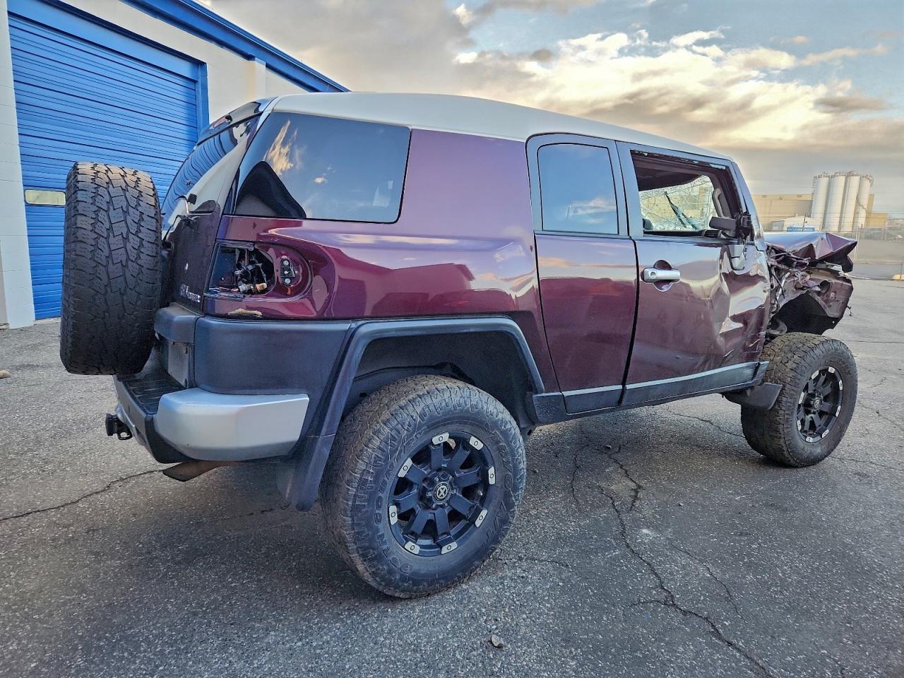 2007 TOYOTA FJ CRUISER photo 3