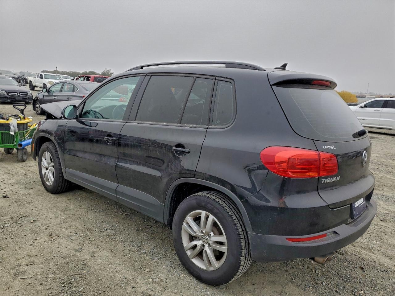 2017 VOLKSWAGEN TIGUAN S photo 2
