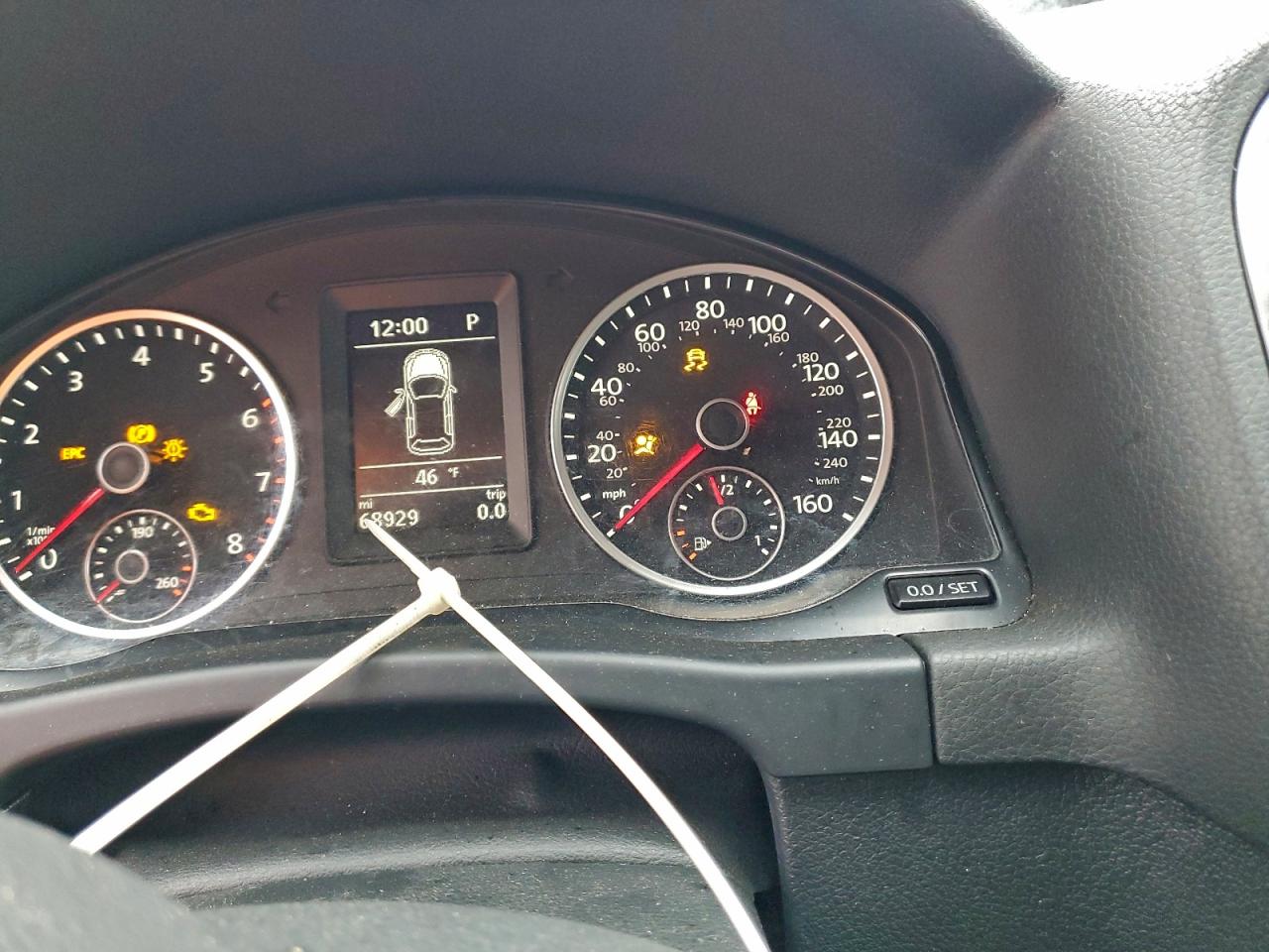 2017 VOLKSWAGEN TIGUAN S photo 9