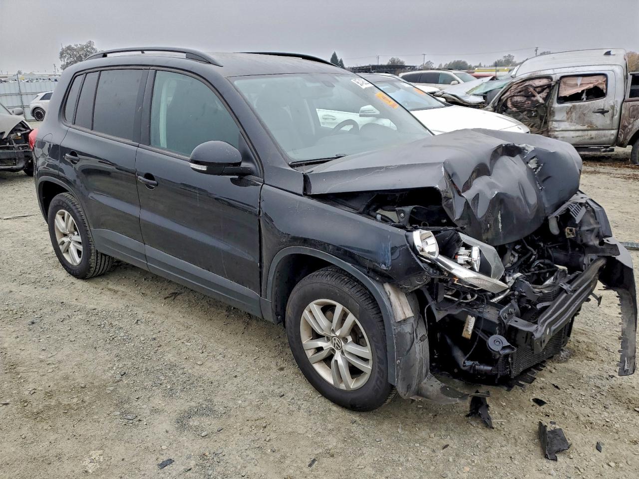 2017 VOLKSWAGEN TIGUAN S photo 4
