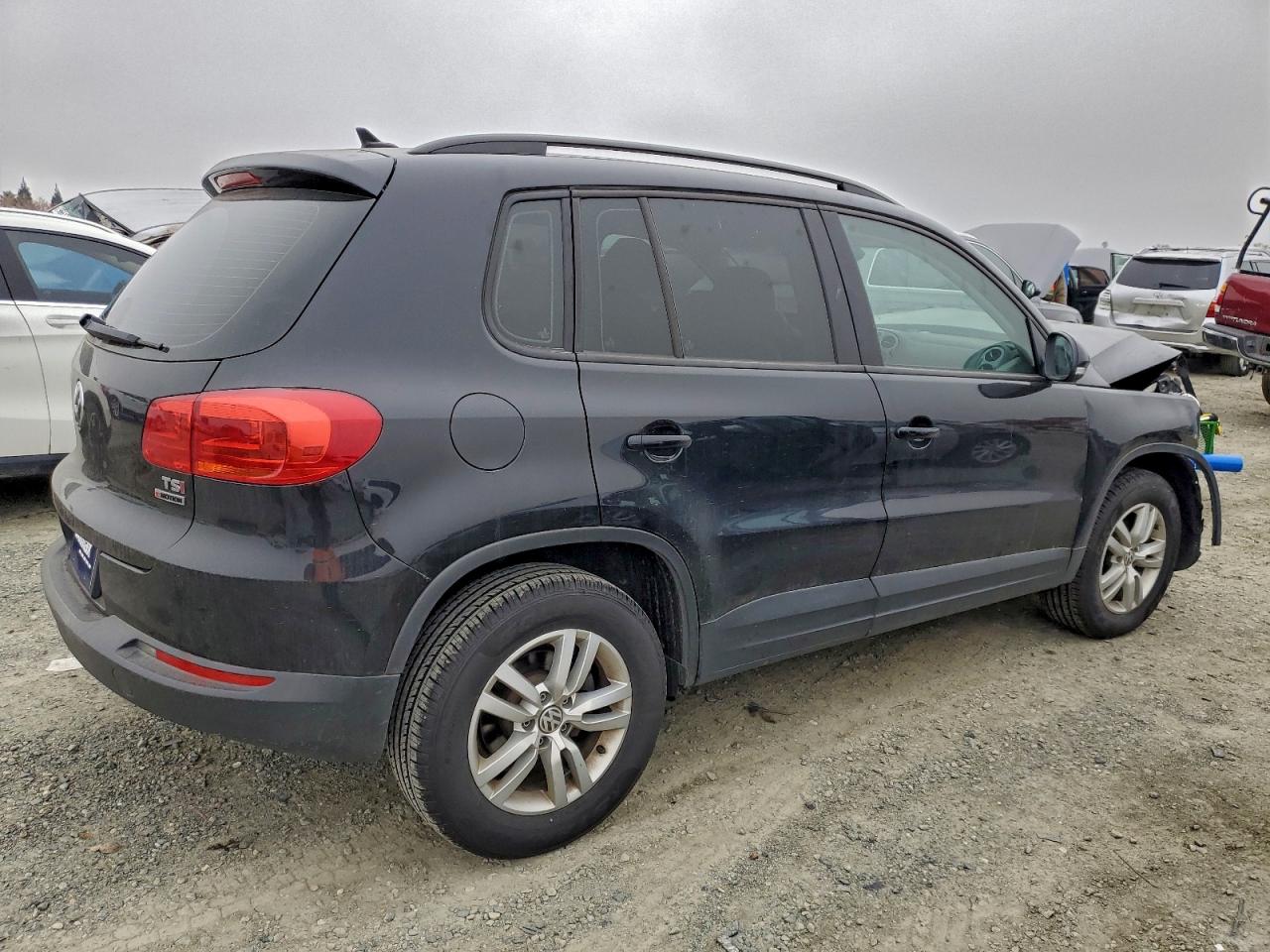 2017 VOLKSWAGEN TIGUAN S photo 3