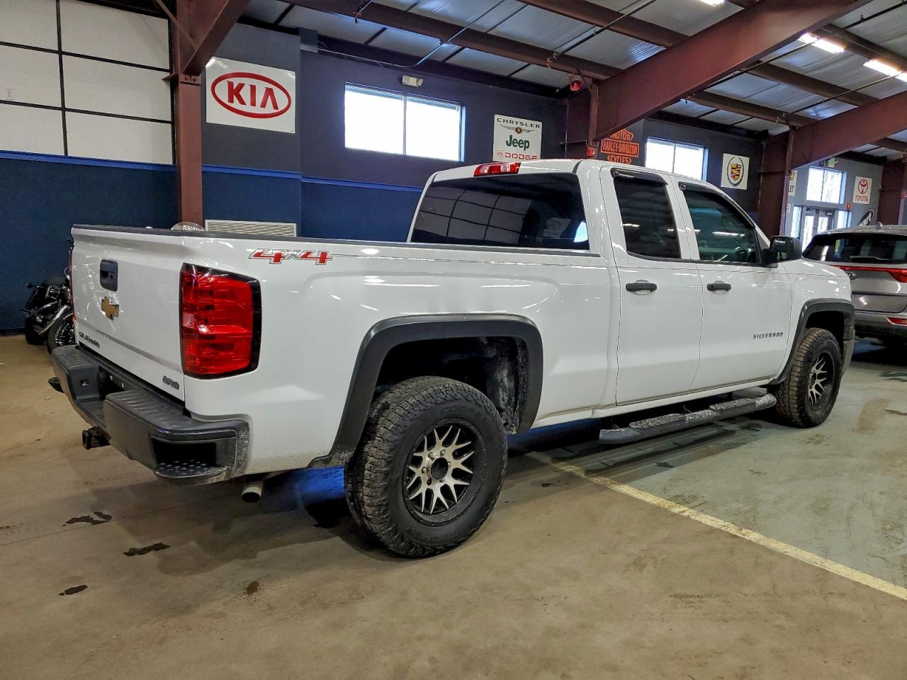 2014 CHEVROLET SILVERADO K1500 photo 3