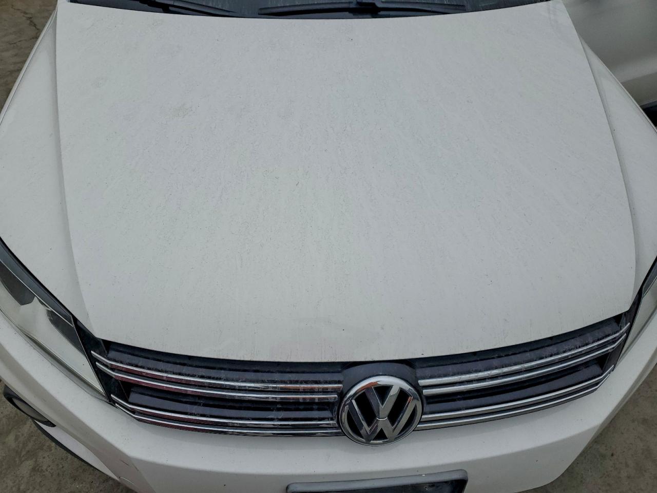 2012 VOLKSWAGEN TIGUAN S photo 12