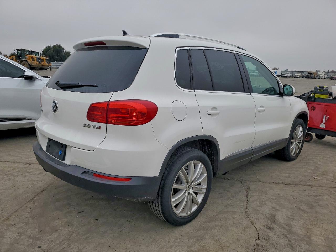 2012 VOLKSWAGEN TIGUAN S photo 3
