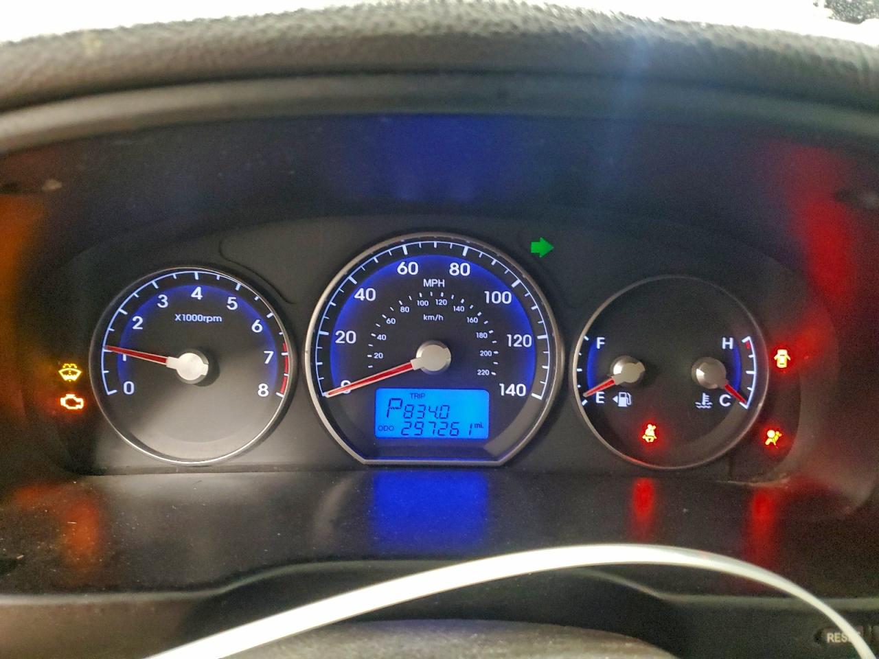 2011 HYUNDAI SANTA FE SE photo 9