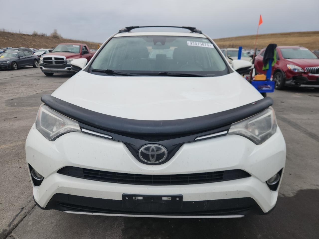 2017 TOYOTA RAV4 XLE photo 5