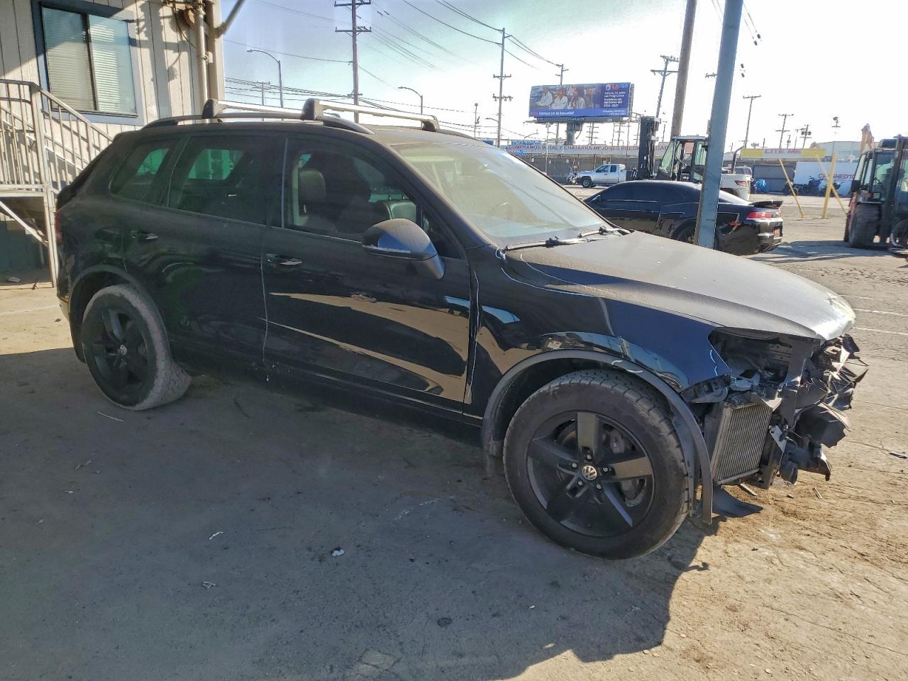 2013 VOLKSWAGEN TOUAREG V6 TDI photo 4
