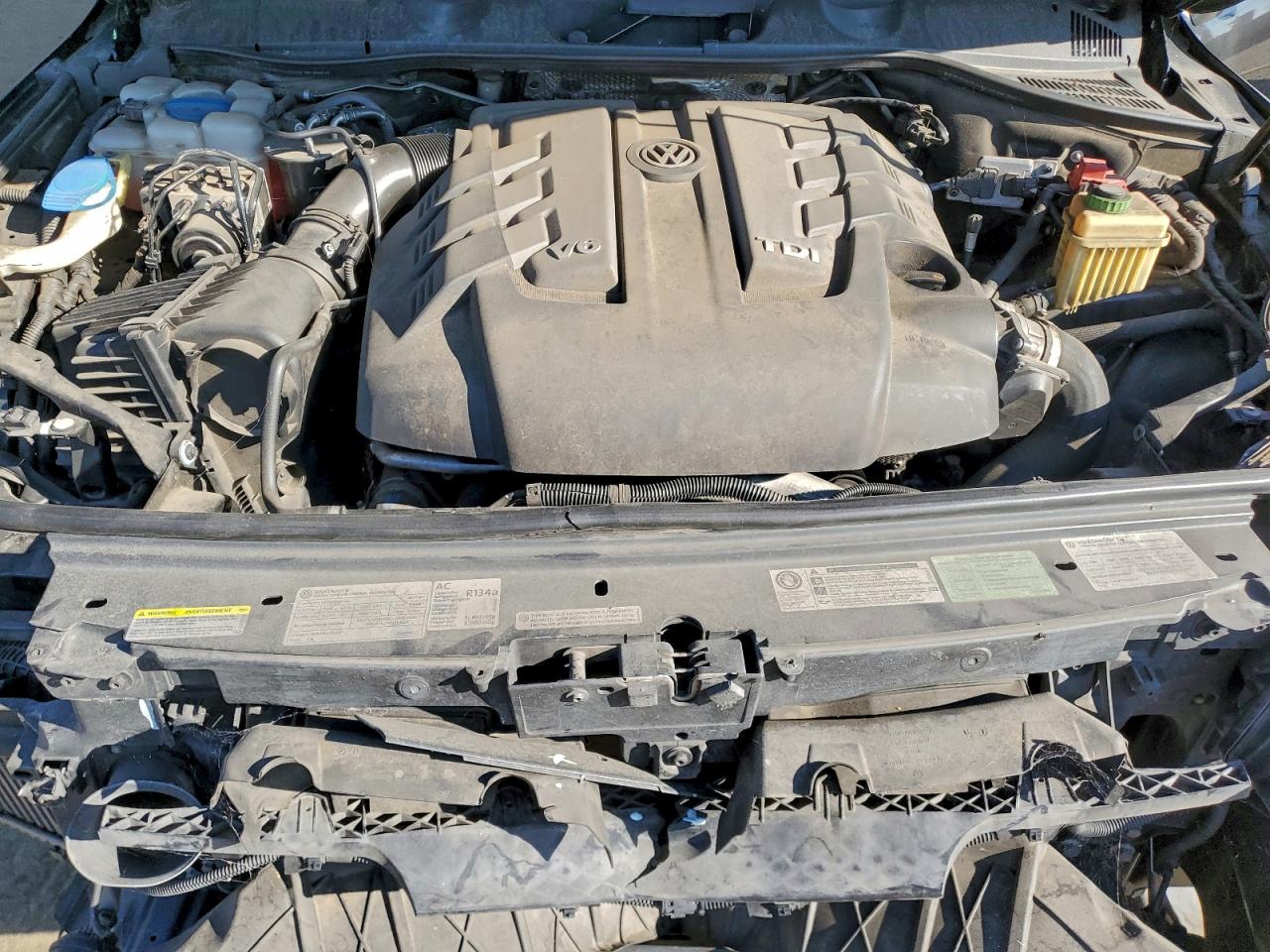 2013 VOLKSWAGEN TOUAREG V6 TDI photo 12