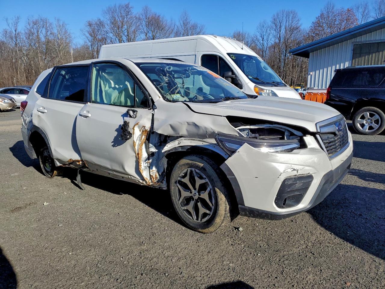 2020 SUBARU FORESTER PREMIUM photo 4