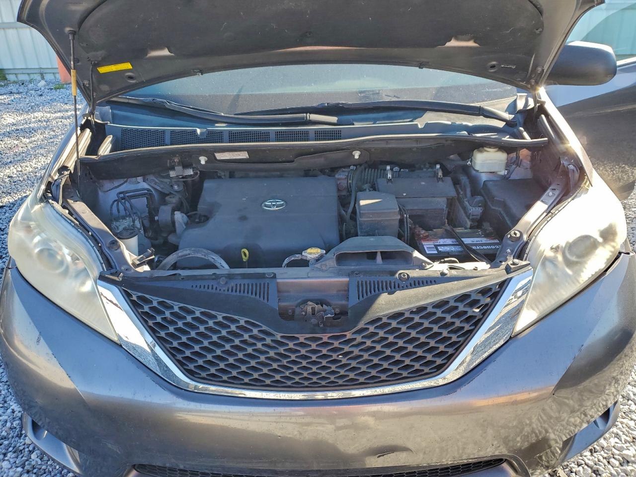 2015 TOYOTA SIENNA photo 12