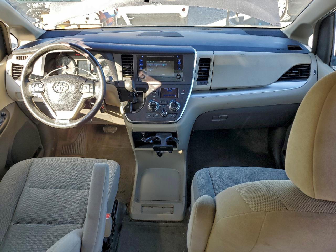 2015 TOYOTA SIENNA photo 8