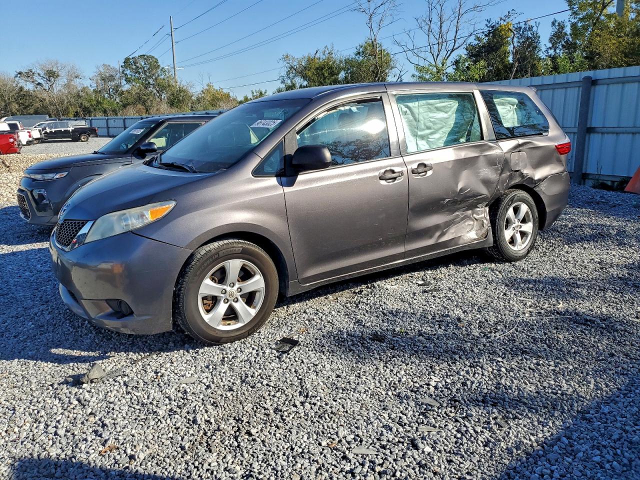 2015 TOYOTA SIENNA