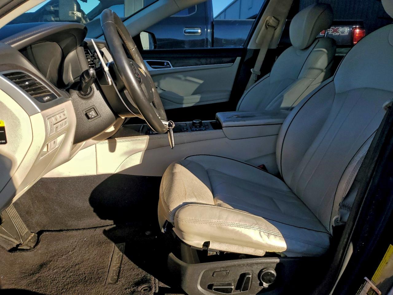 2015 HYUNDAI GENESIS 5.0L photo 13