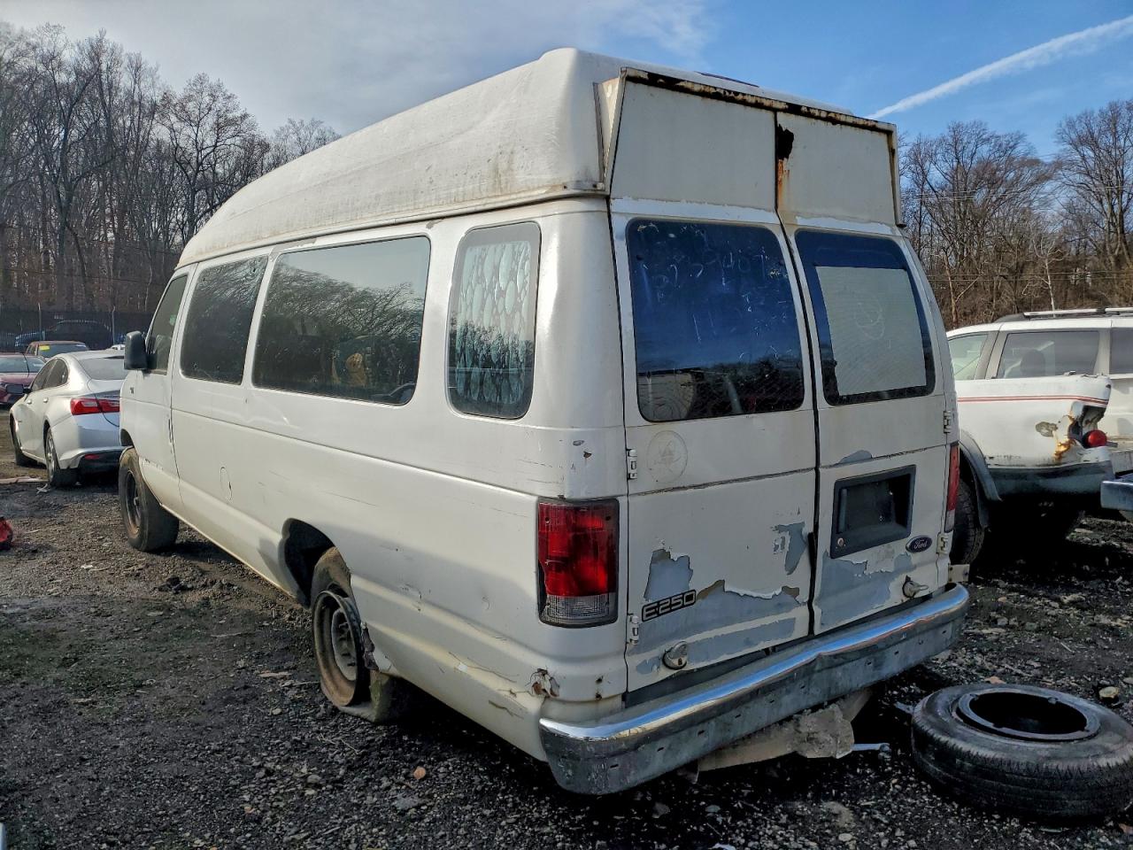 2004 FORD ECONOLINE E250 VAN photo 2