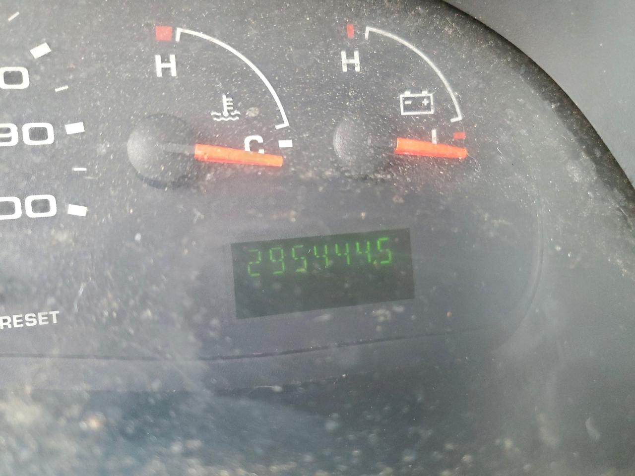 2004 FORD ECONOLINE E250 VAN photo 9