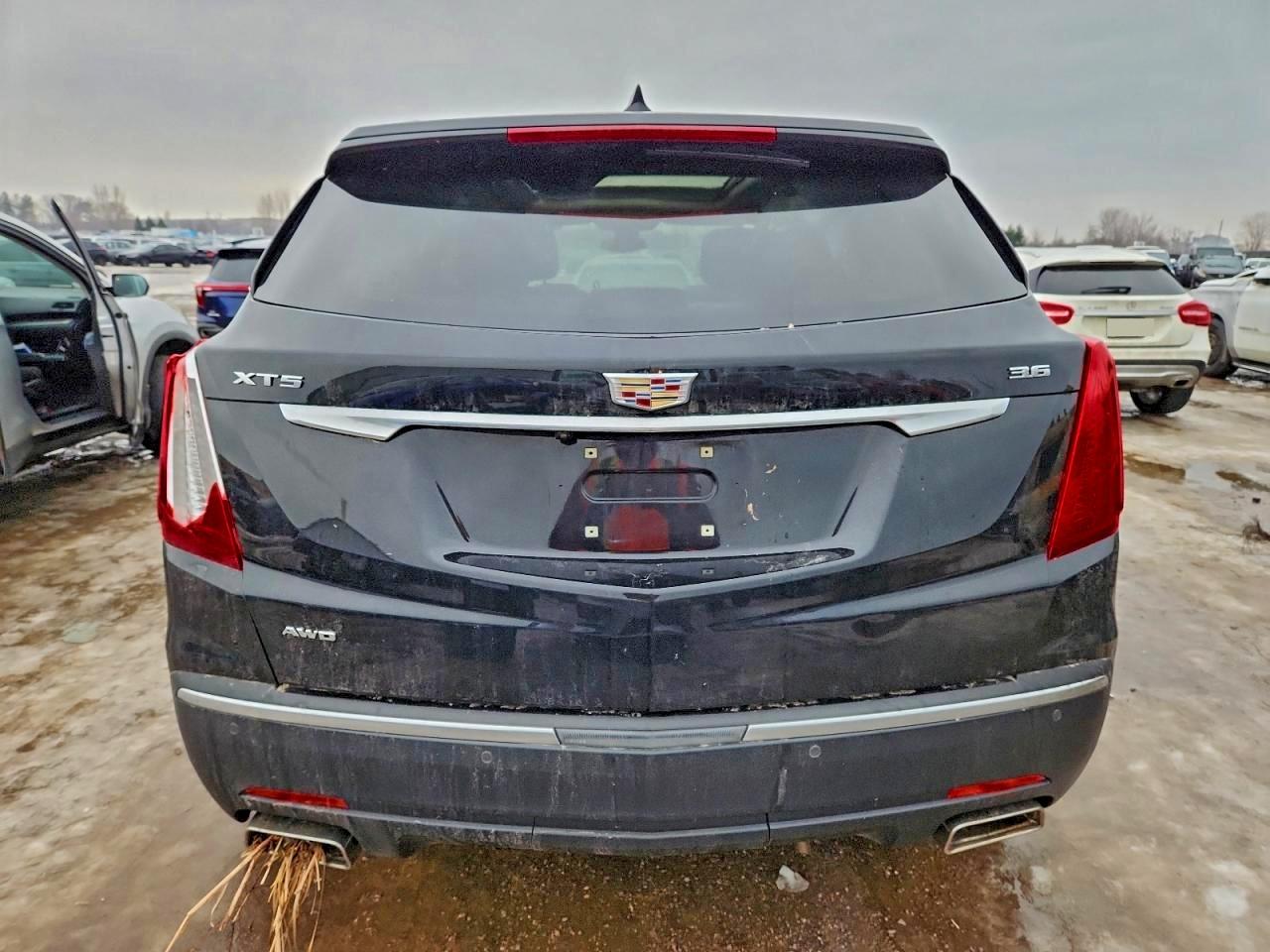 2018 CADILLAC XT5 LUXURY photo 6
