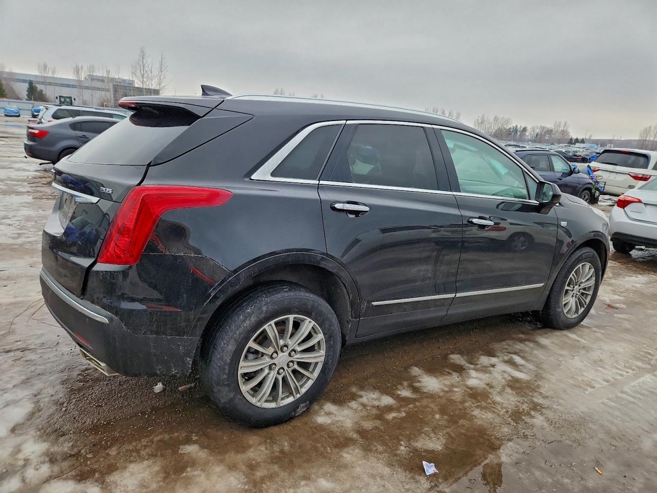 2018 CADILLAC XT5 LUXURY photo 3