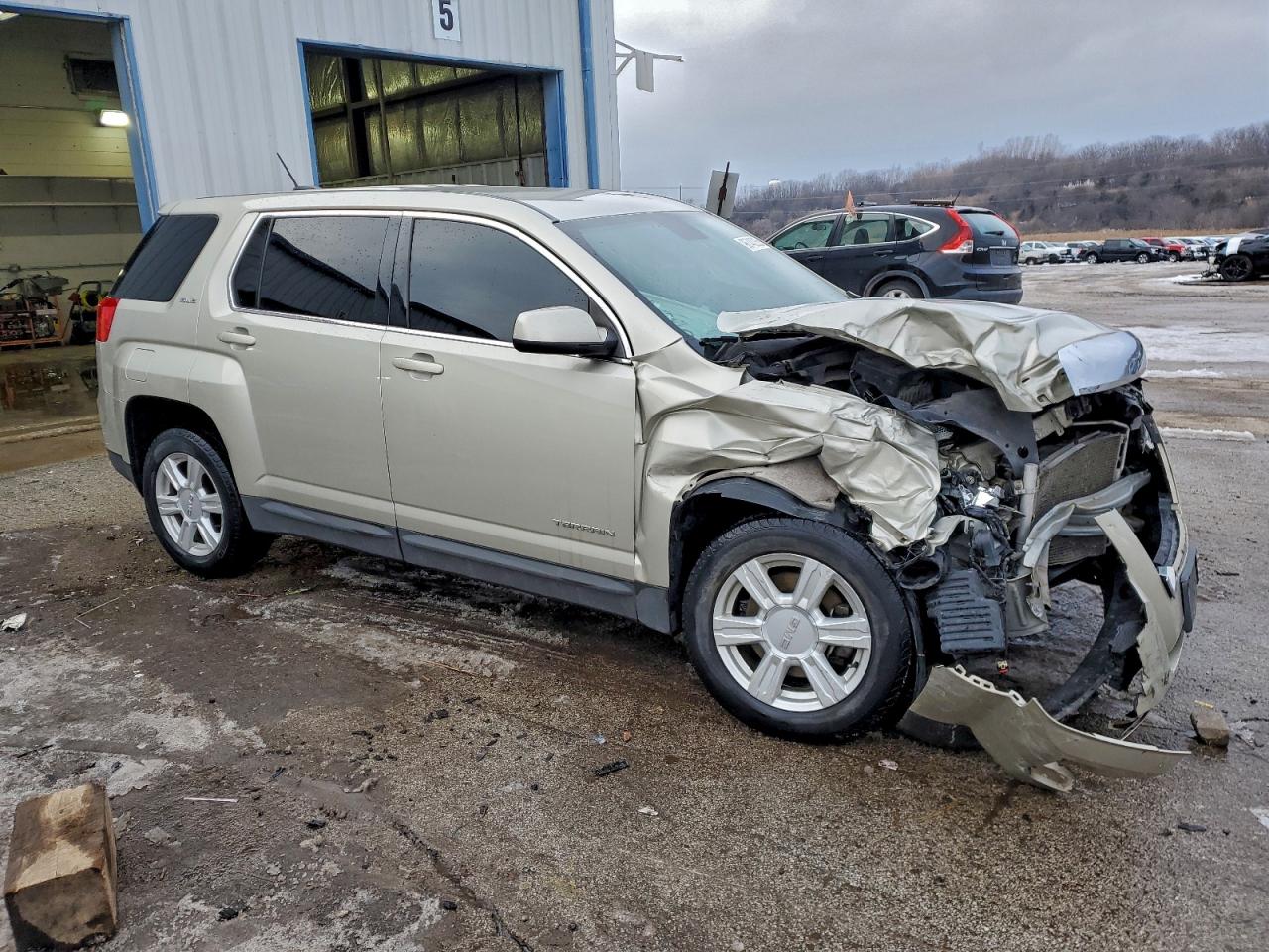2015 GMC TERRAIN SLE photo 4