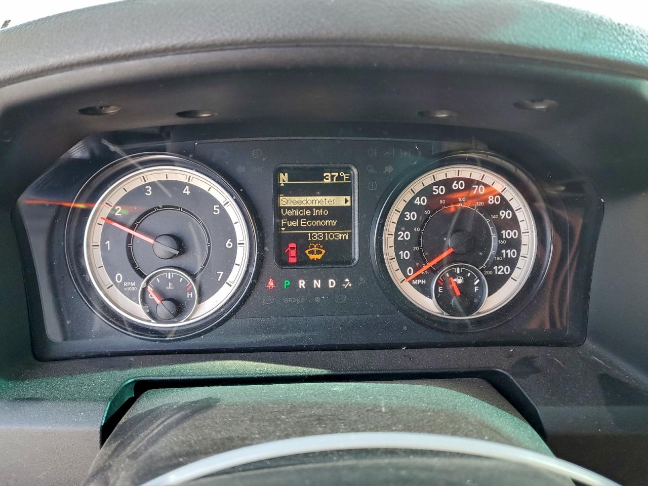 2016 RAM 1500 SLT photo 9