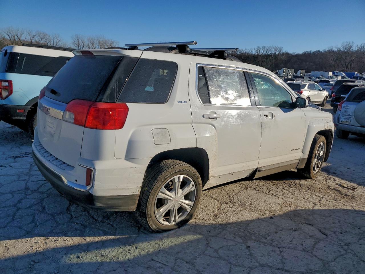 2017 GMC TERRAIN SLE photo 3