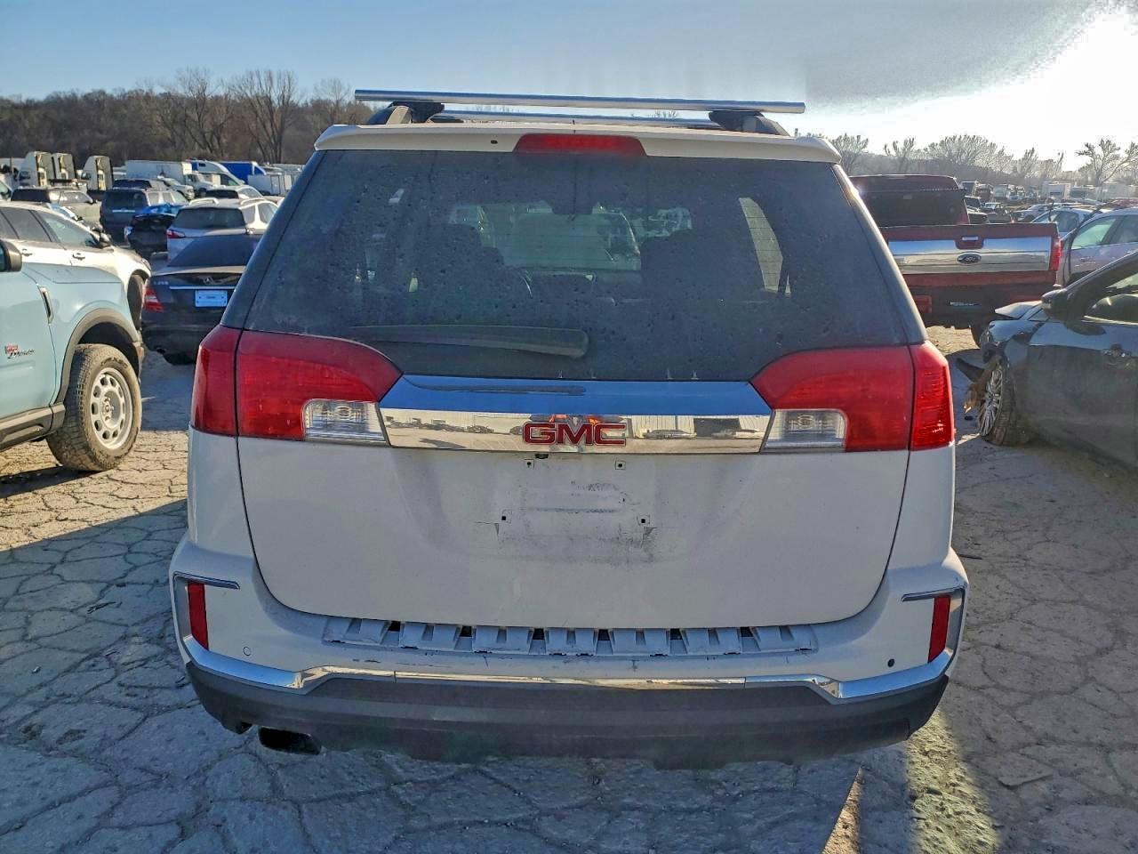 2017 GMC TERRAIN SLE photo 6