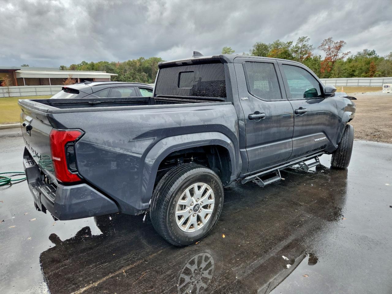 2024 TOYOTA TACOMA DOUBLE CAB photo 3