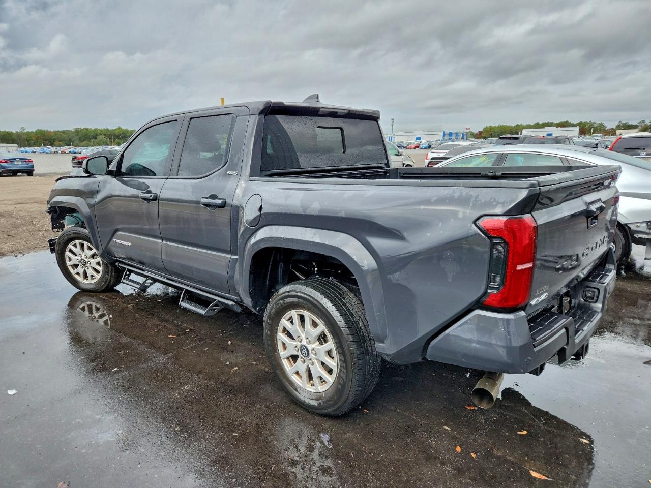 2024 TOYOTA TACOMA DOUBLE CAB photo 2