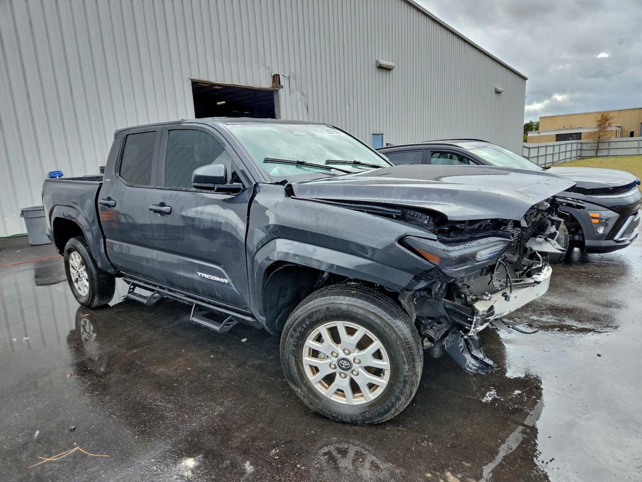 2024 TOYOTA TACOMA DOUBLE CAB photo 4