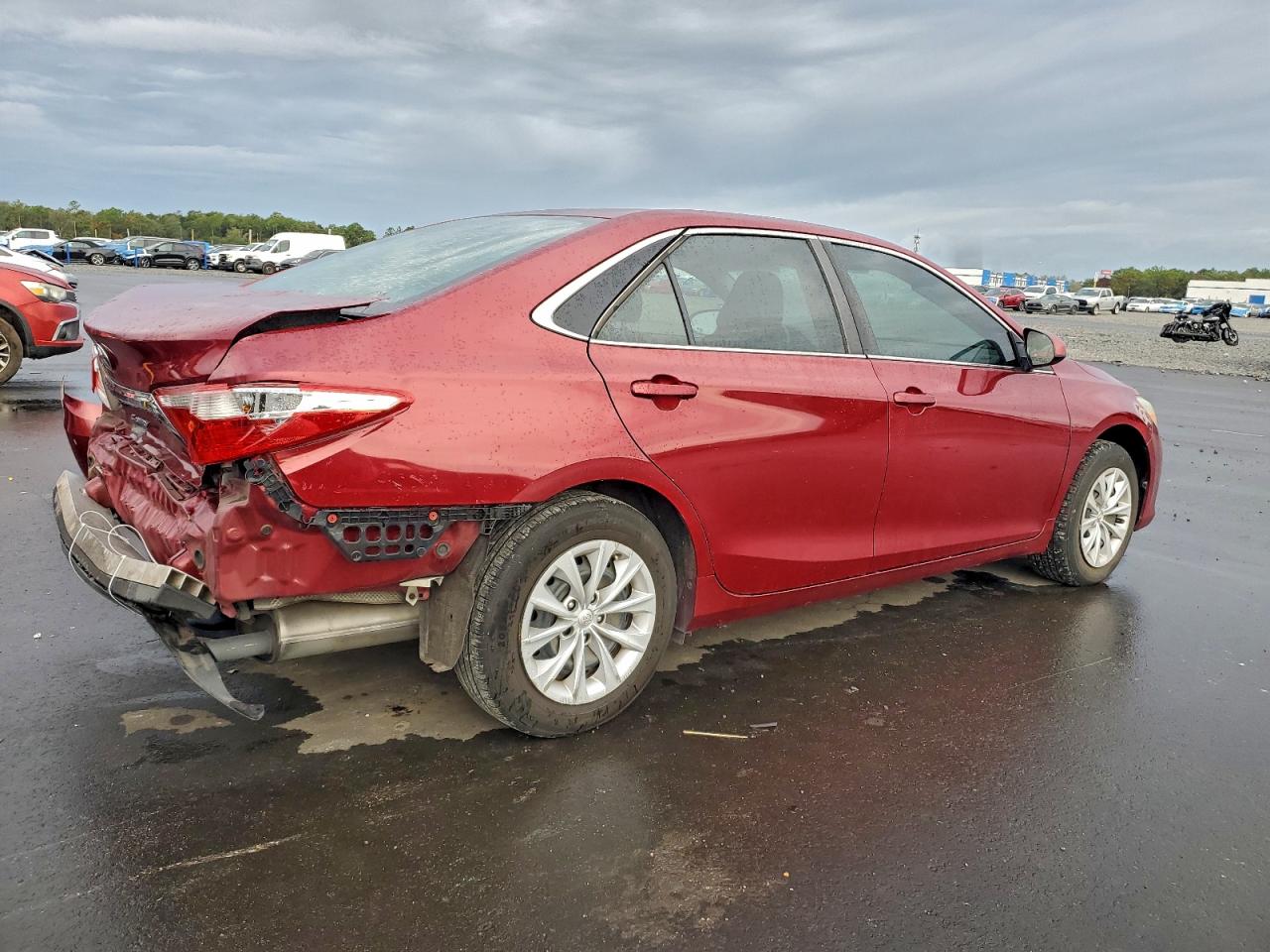 2017 TOYOTA CAMRY LE photo 3