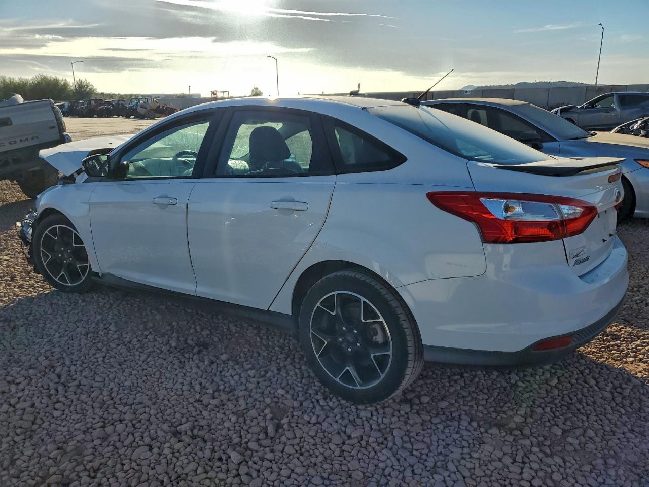 2014 FORD FOCUS SE photo 3