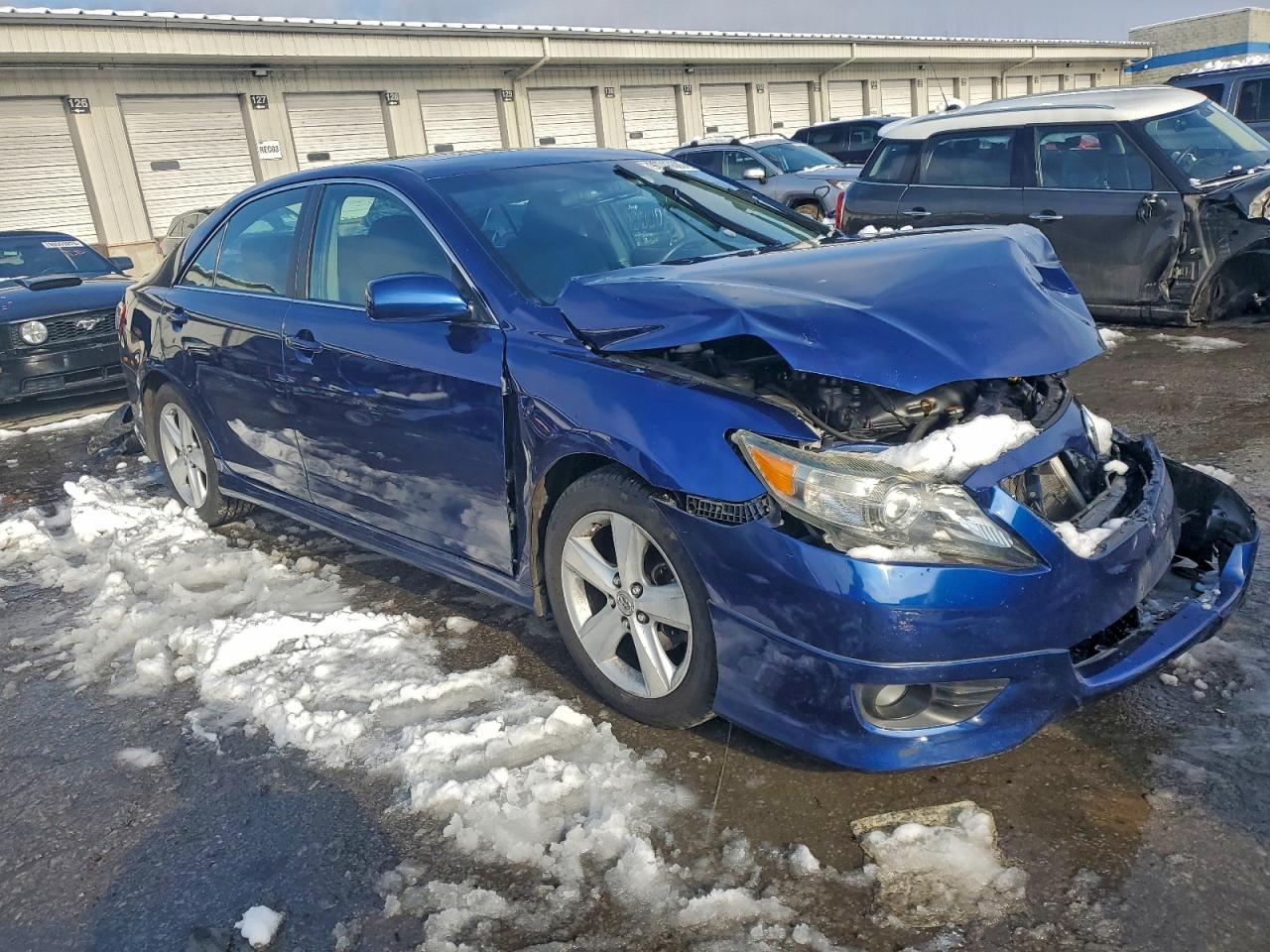 2011 TOYOTA CAMRY BASE photo 4
