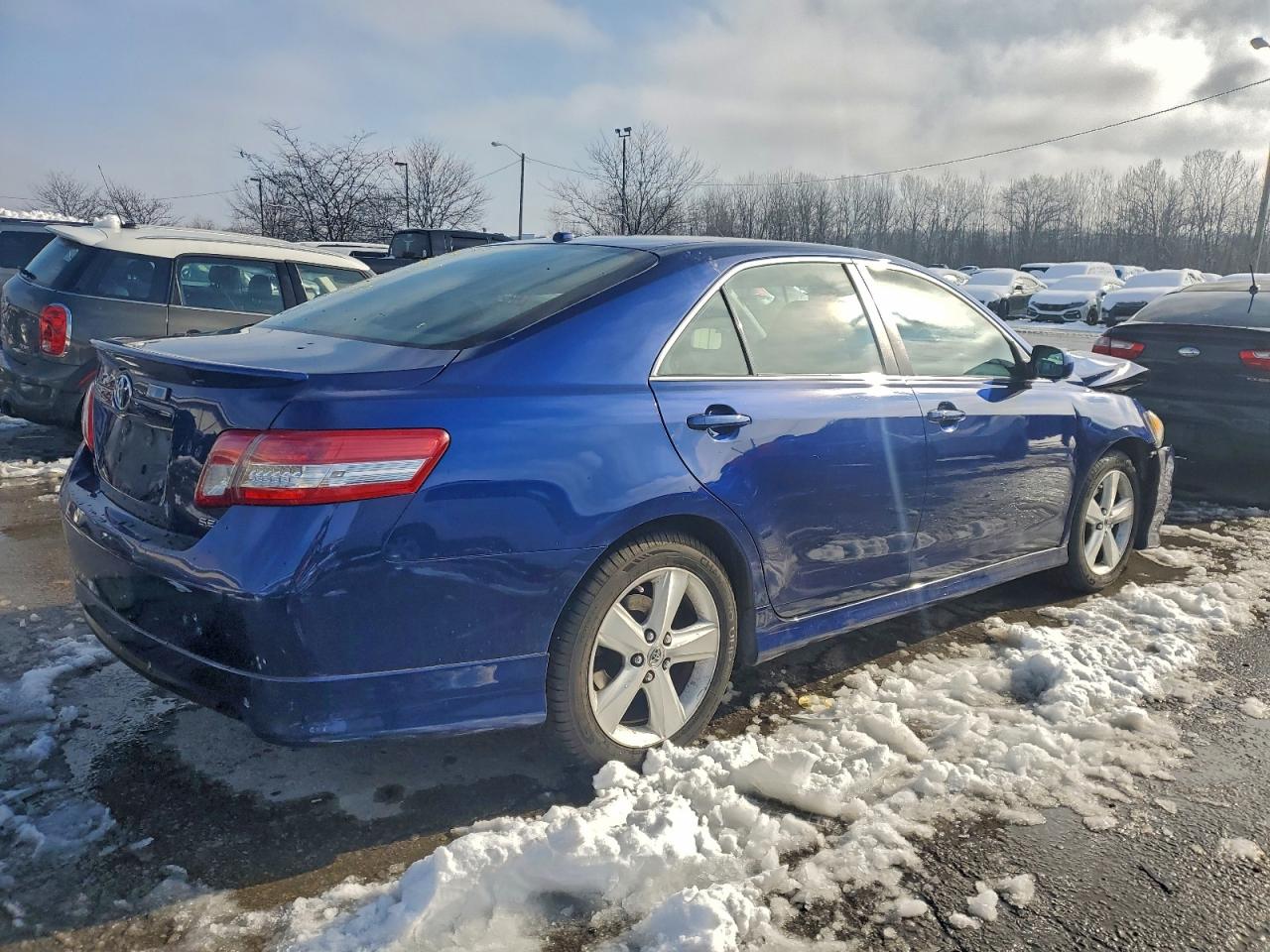 2011 TOYOTA CAMRY BASE photo 3