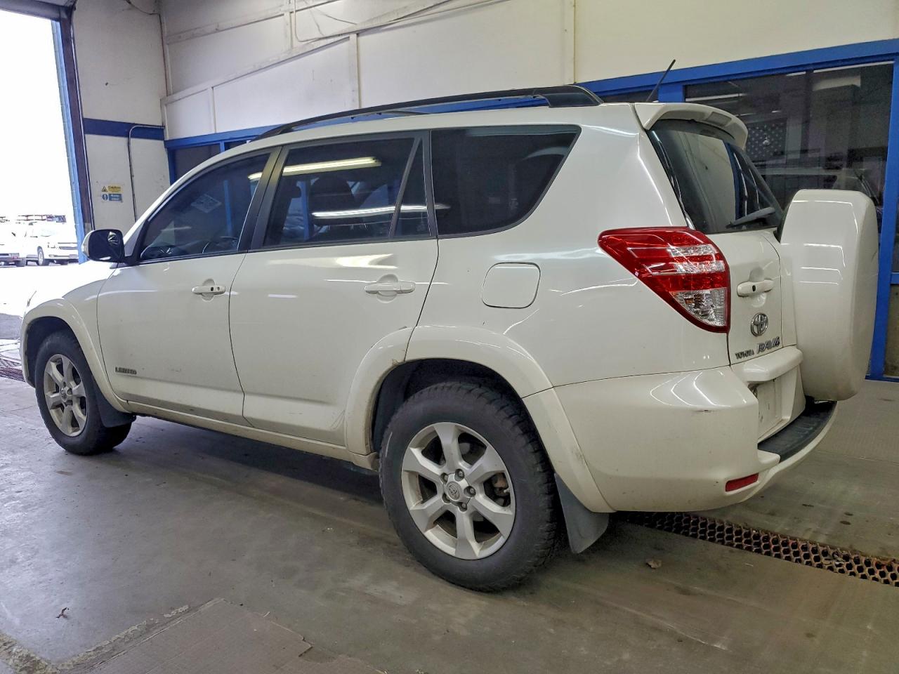 2010 TOYOTA RAV4 LIMITED photo 2