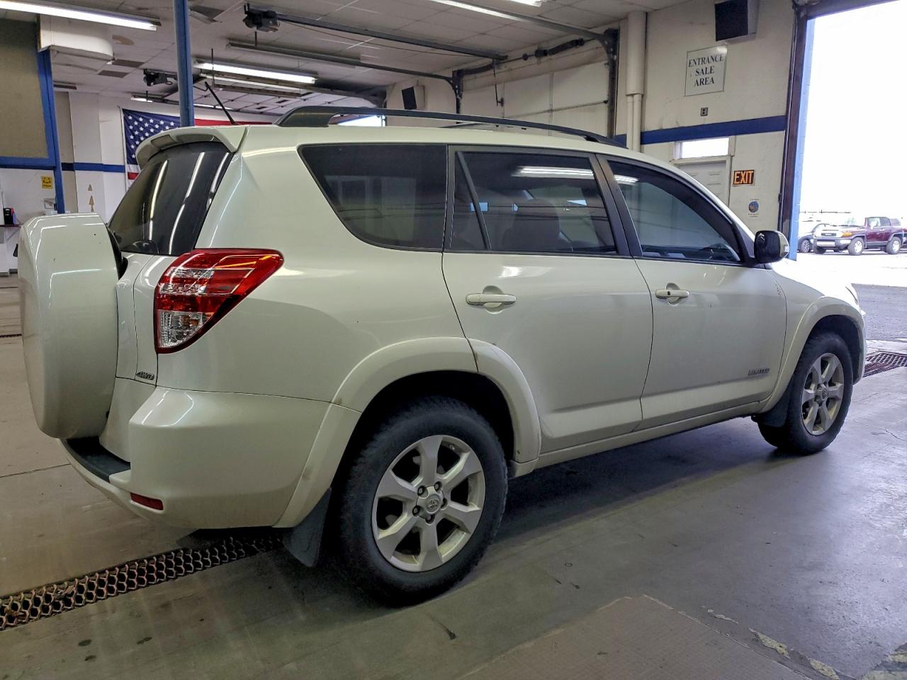 2010 TOYOTA RAV4 LIMITED photo 3