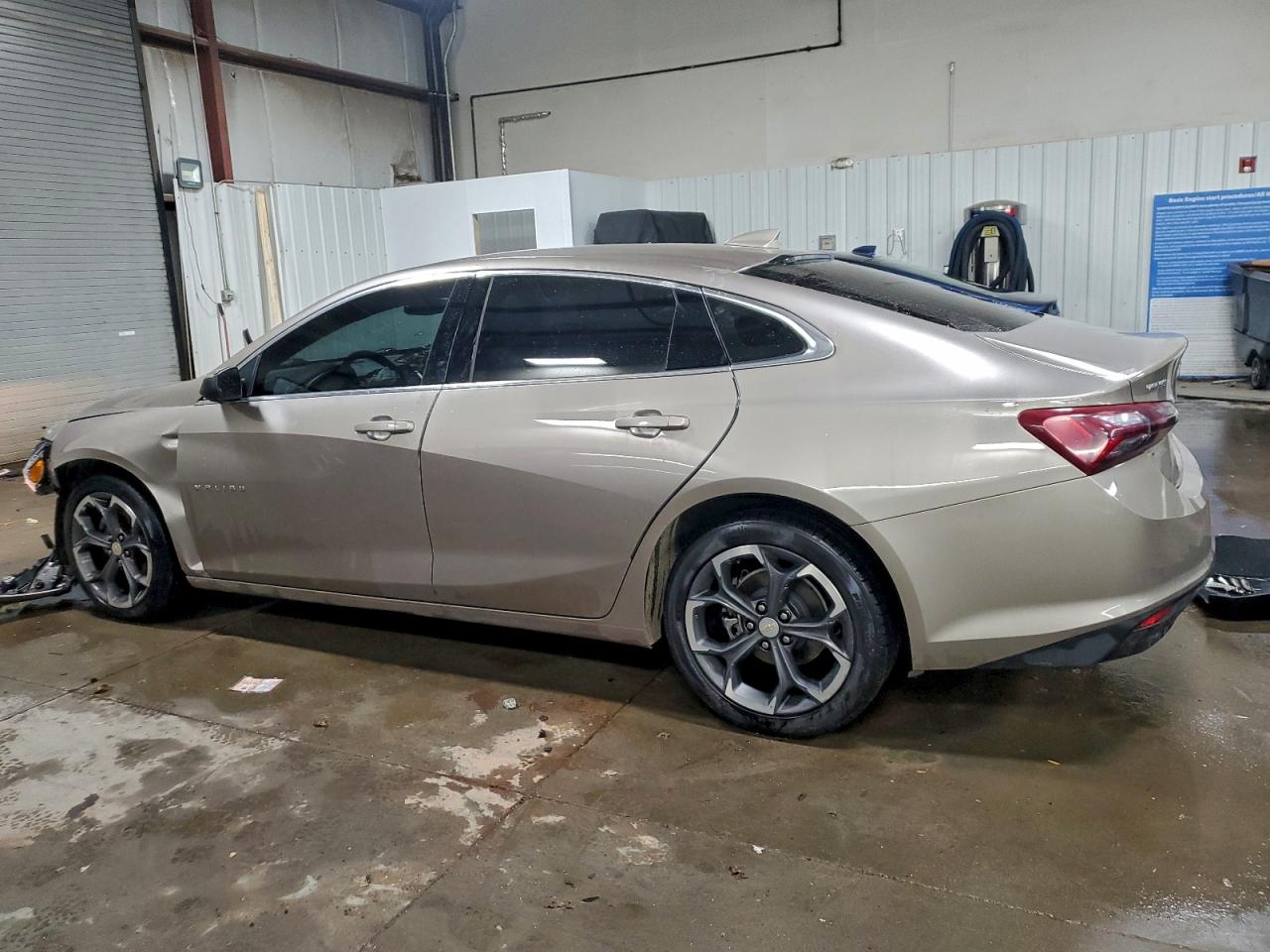 2022 CHEVROLET MALIBU LT photo 4