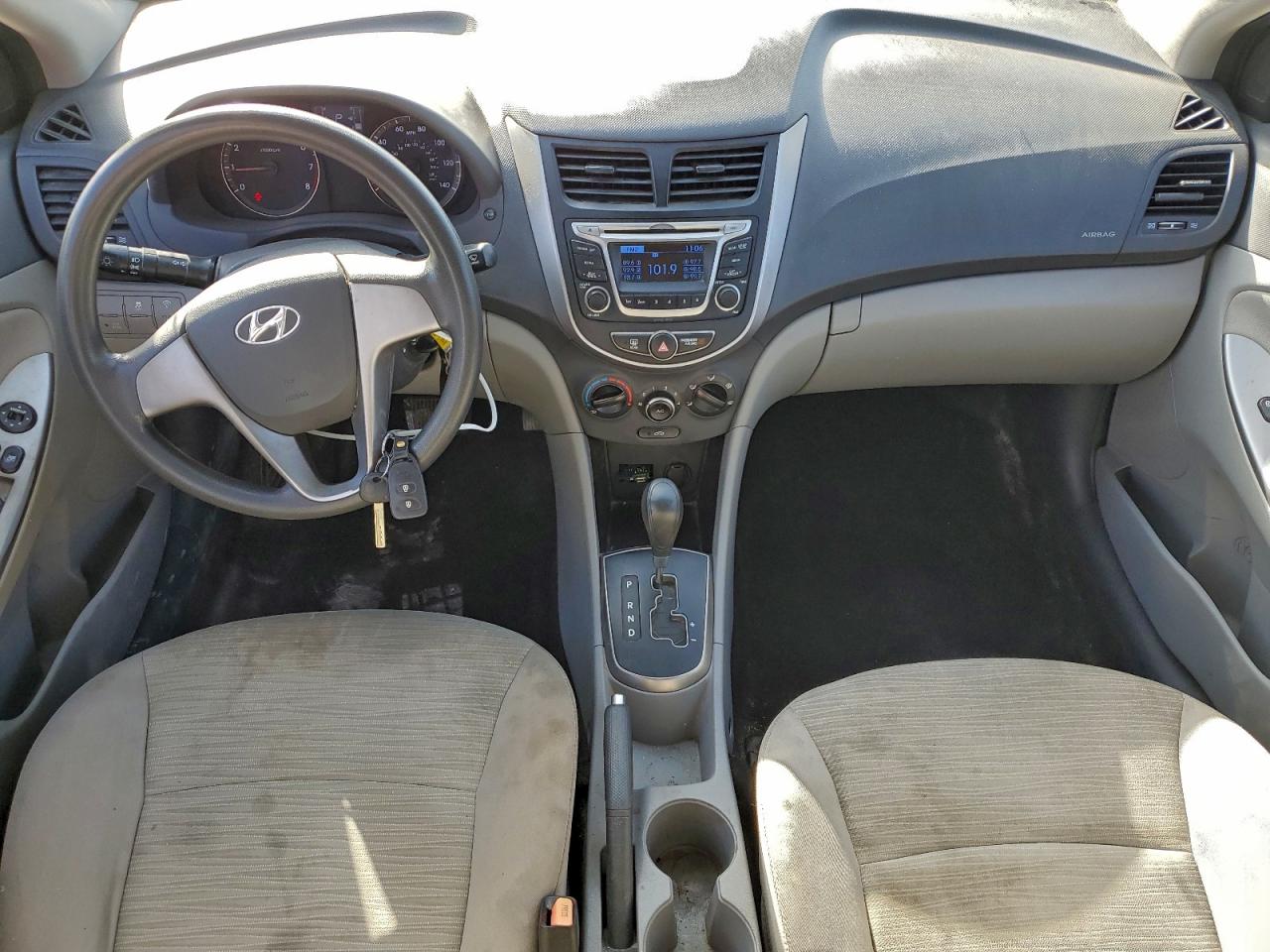 2016 HYUNDAI ACCENT SE photo 8
