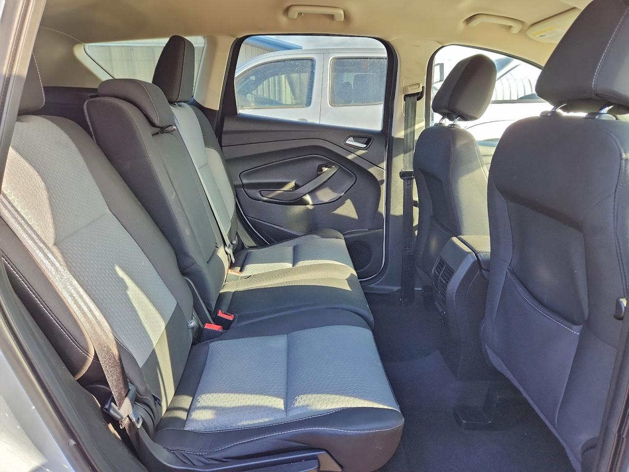 2017 FORD ESCAPE SE photo 11